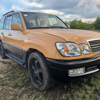 2000 Lexus LX470 for is being auctioned!
